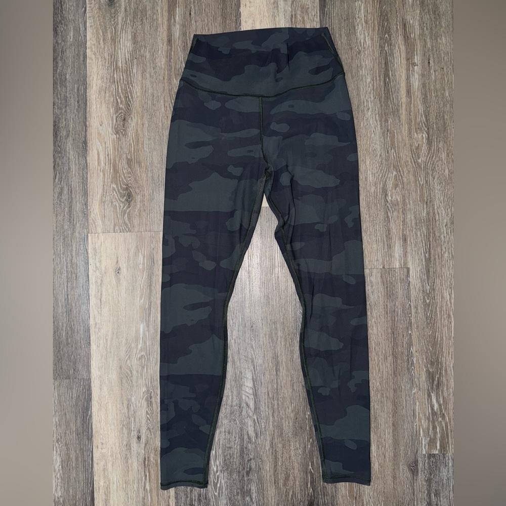 ALO Yoga Black Camo Leggings